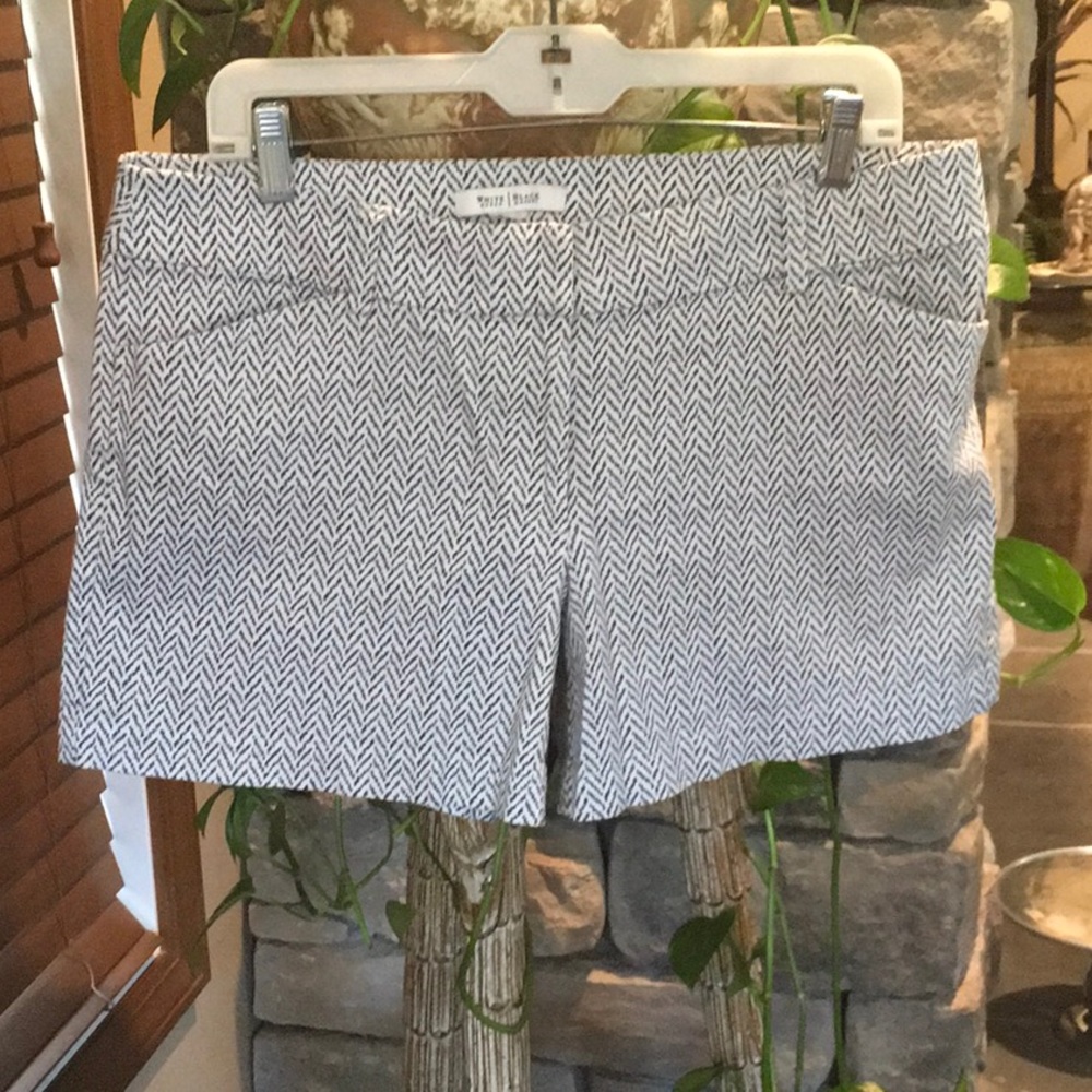 Black and White shorts no size tag good shape